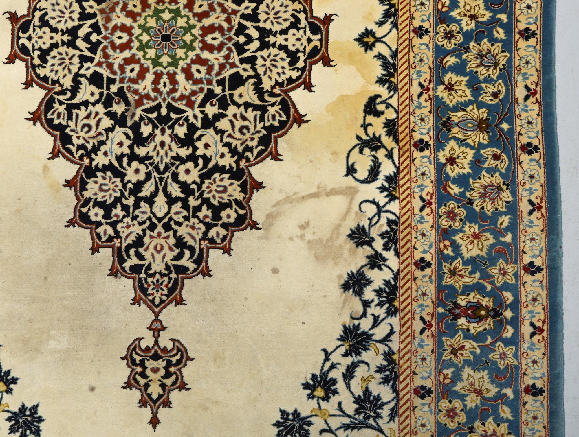 MATTA, Isfahan, old, 174 x 102 cm, bär inskription.