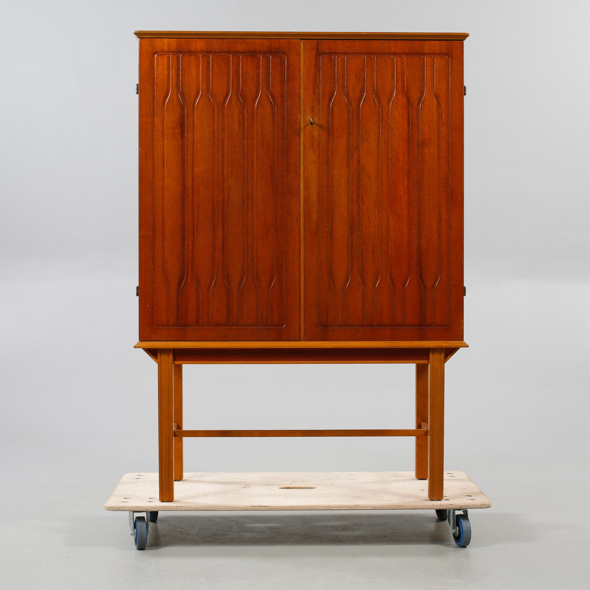 SKÅP, omkring 1900-talets mitt.