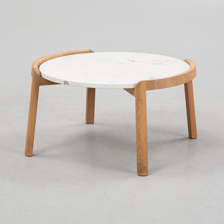 A "Bolia Mix" coffee table bu STudio Gud for Bolia, Danmark.