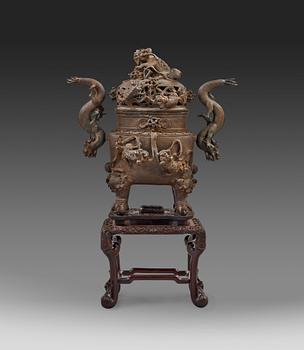 472. RÖKELSEKAR MED LOCK, brons, Qingdynastin troligen 1800-tal. Med karaktärs märke.