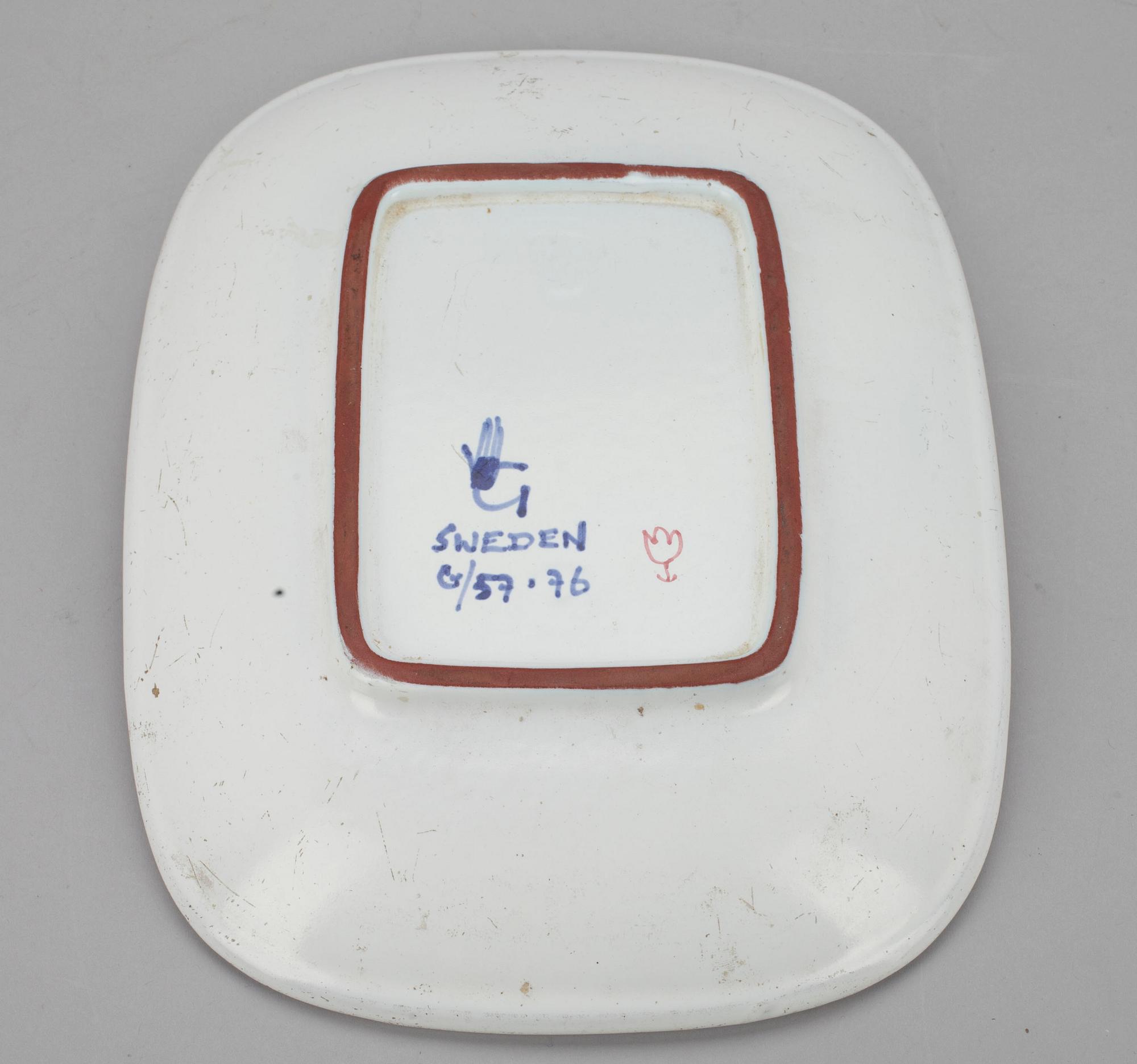 FAT, fajans, Stig Lindberg, Gustavsbergs Studio. Signerad med studiohand.