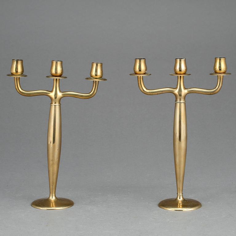KANDELABRAR, ett par, dirigold, mässing, 1920/30-tal.