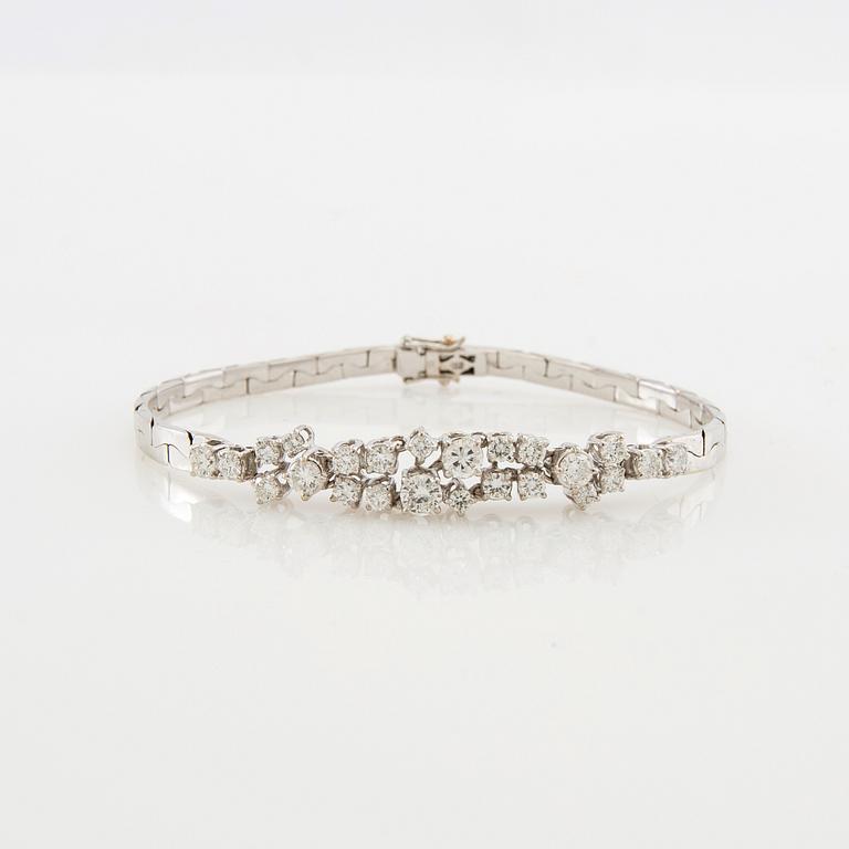 Armband 18K vitguld med diamanter ca 2,21 ct.