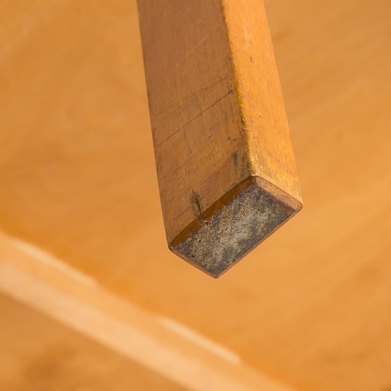 Alvar Aalto, bord, modell 82 för O.Y. Huonekalu- ja Rakennustyötehdas A.B. 1900-talets mitt.