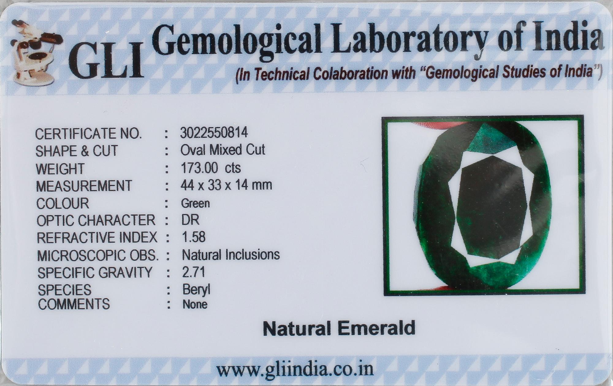SMARAGD, oval fasetterad, 173 ct, oinfattad.