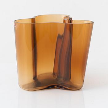 Alvar Aalto, a 'Savoy' vase, Iittala, Finland, 1991.