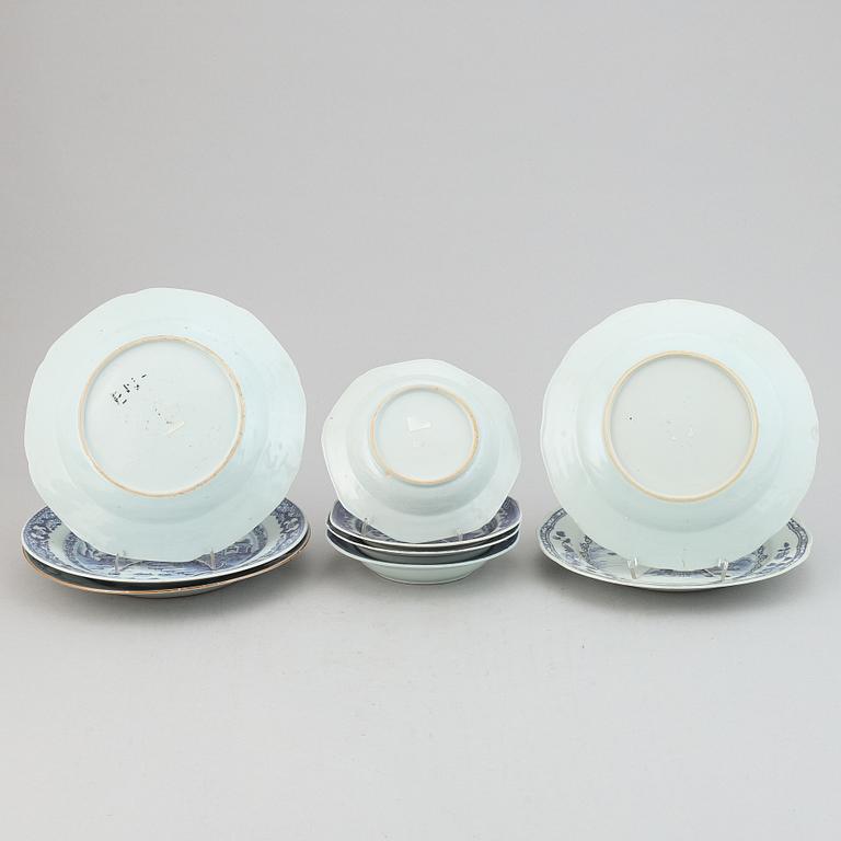 Five blue and white export porcelain plates and four dessert dishes, Qing dynasty, Qianlong (1736-95).