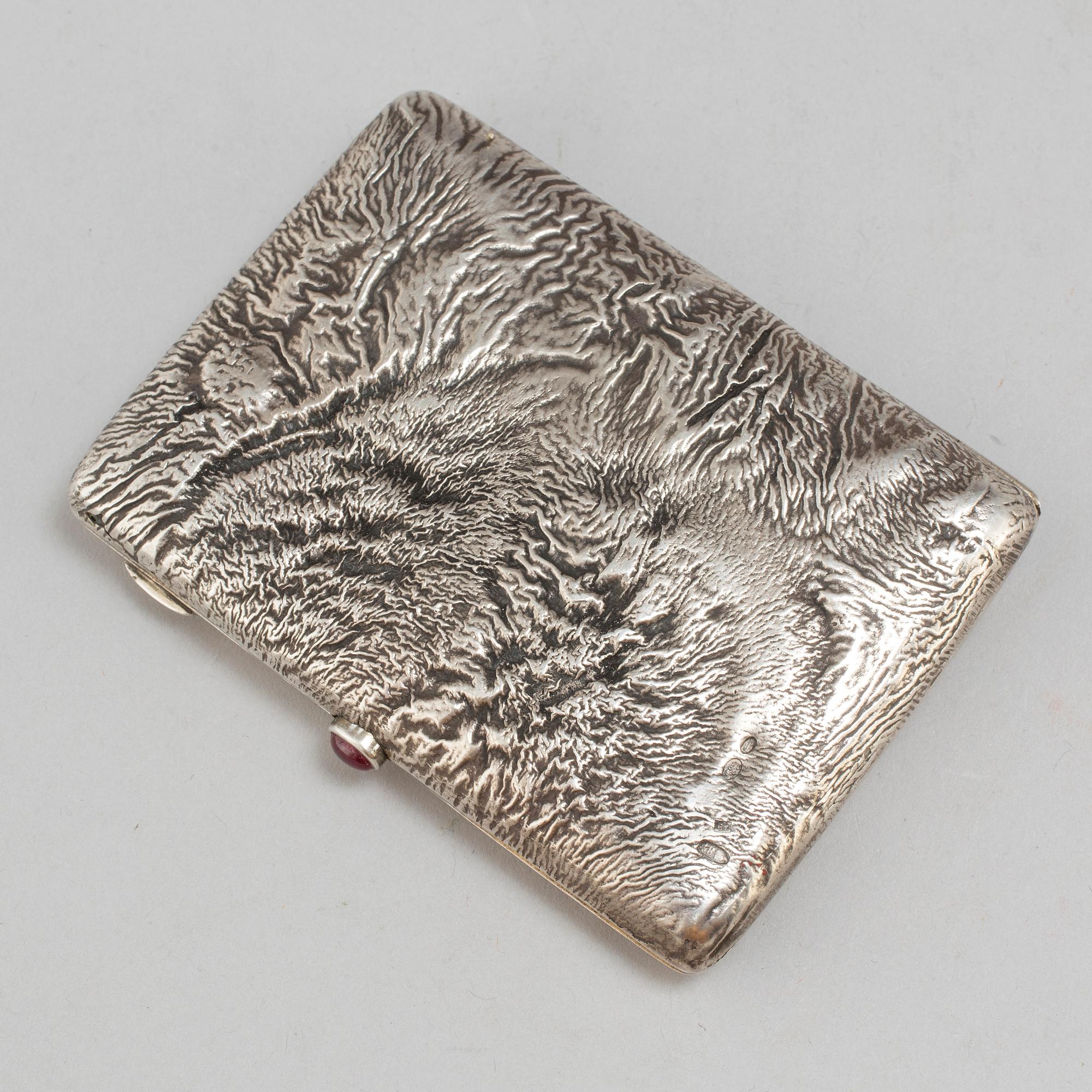 A parcel gilt samorodok Russian cigarettcase 1908-17, by unknown master.