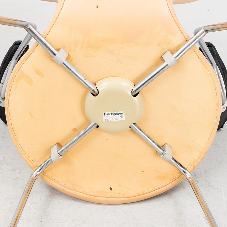 Arne Jacobsen, karmstolar, 8 st, "Sjuan", Fritz Hansen, Danmark, 1995.