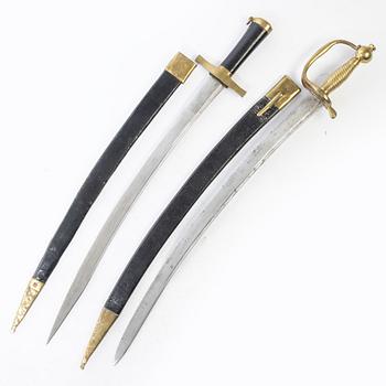 Huggare 2 st, svenska m/1856, med baljor.