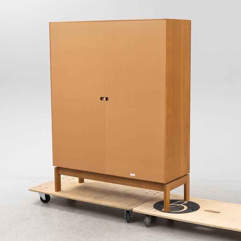 Vitrinskåp, ur "Stockholm"-serien, IKEA, 2000-tal.