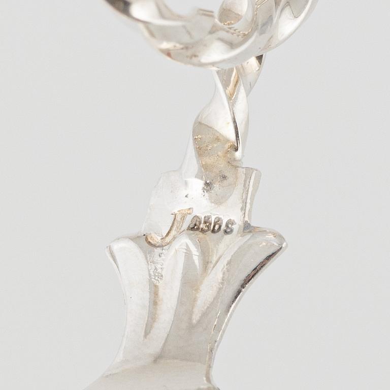 Vases 2 pcs, shakers 3 pcs, creamer, tongs, and spoon, silver.