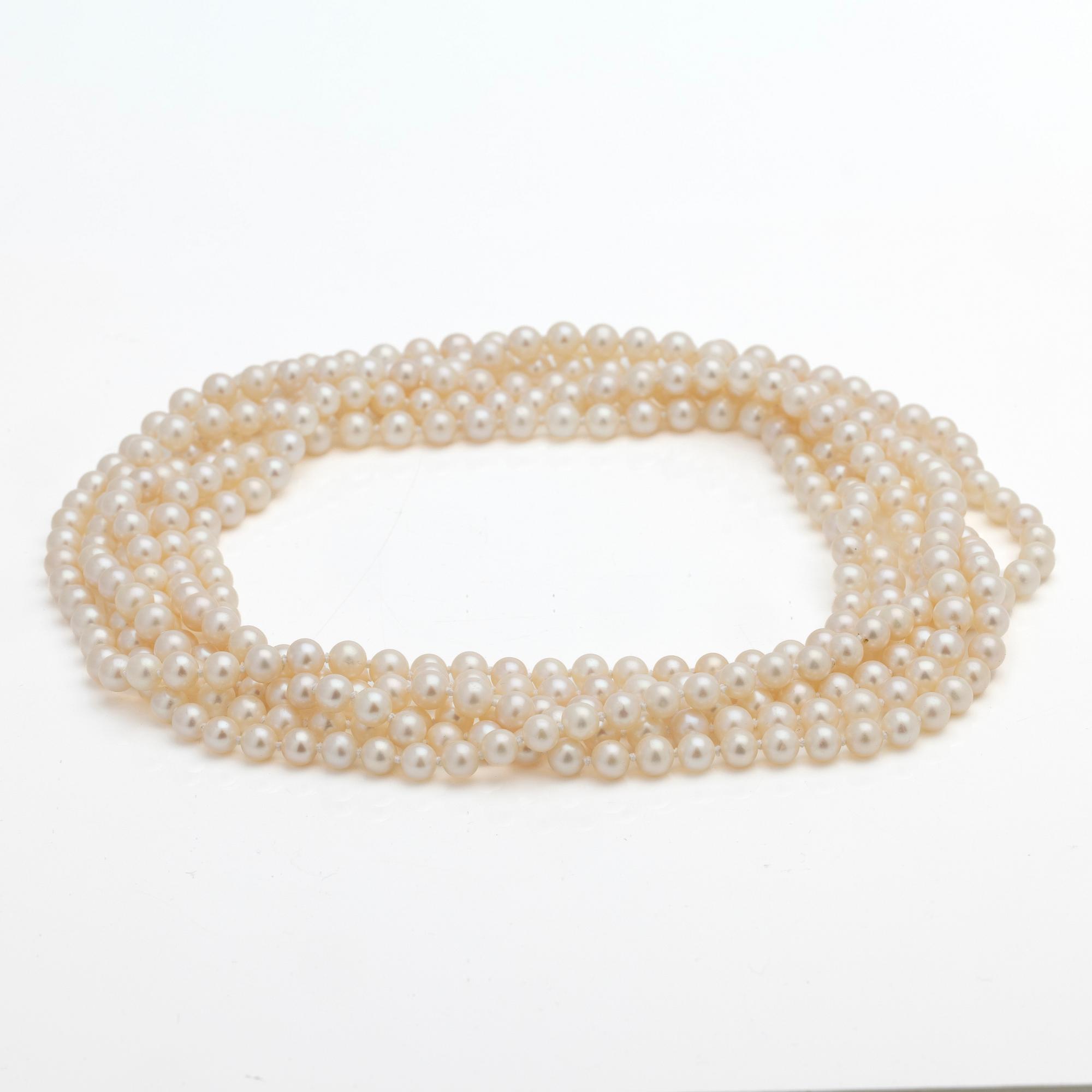 Pearl necklace of Akoya pearls.