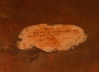 ETAGEBORD, fransk rokokostil, 1900-talets första hälft.