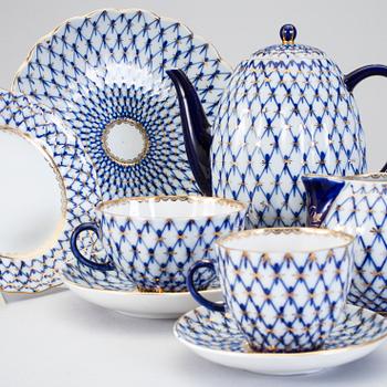 A coffee and teset of 21 pieces in porcelain, "Cobalt net", Lomonsov.