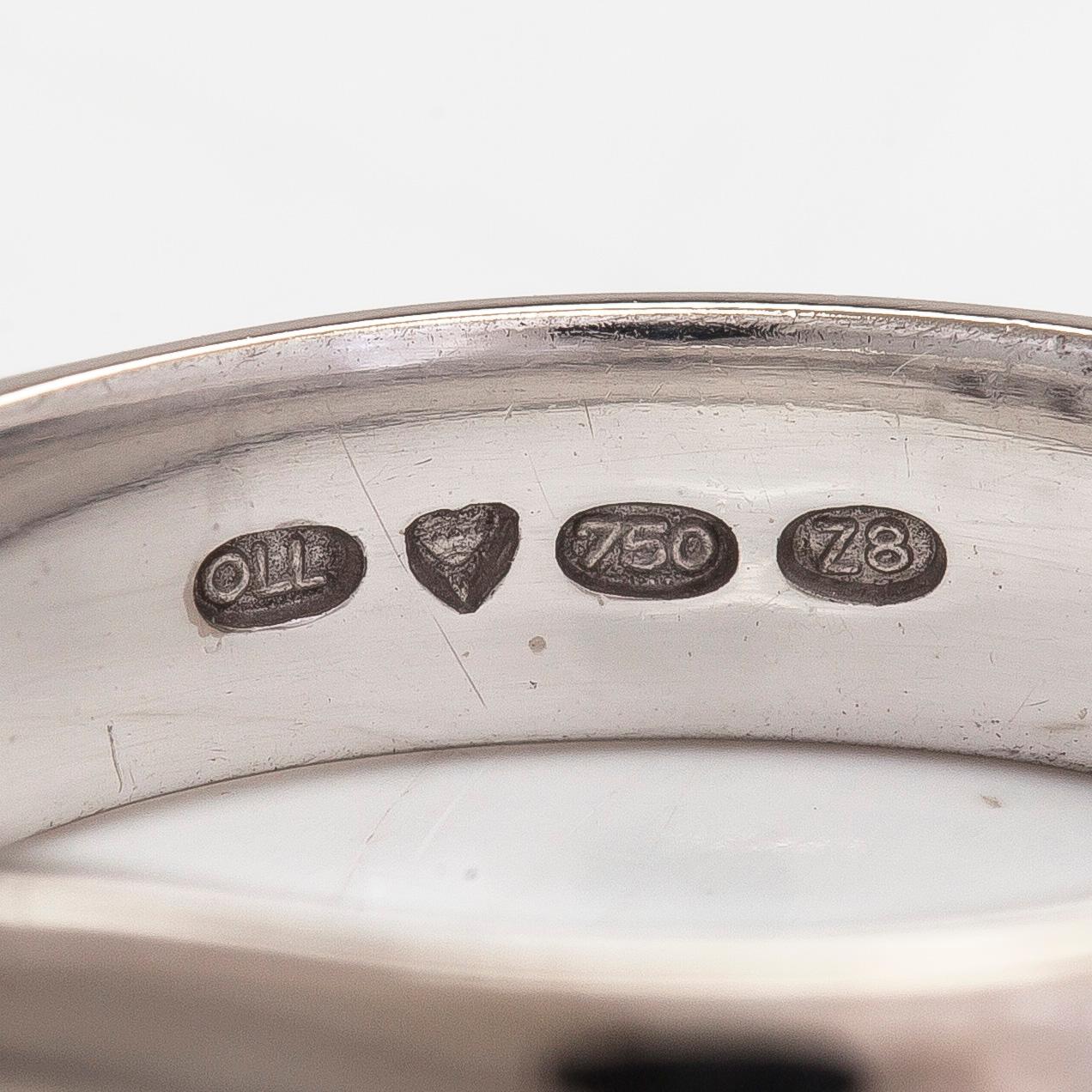 An 18K white gold ring with brilliant-cut diamonds approx. 0.30 ct in total. Finnish hallmarks, 2001.