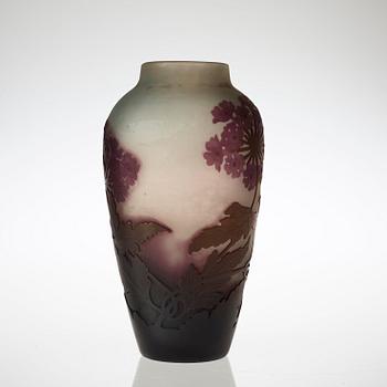 An Emile Gallé Art Nouveau cameo glass vase, Nancy, France.