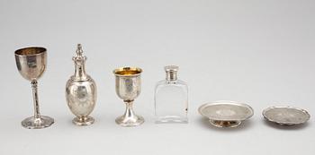 NATTVARDSET, 2 st, silver, bl.a. Hayne & Carter, London, 1800-talets första hälft. Vikt ca 300g.