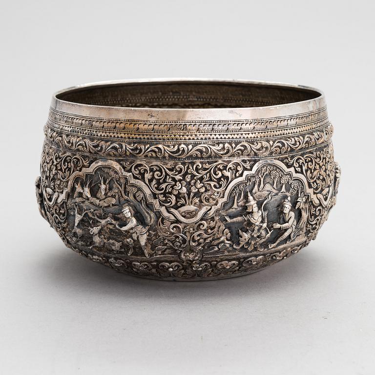 A silver bowl from around the turn of the 20th century, presumably from India.