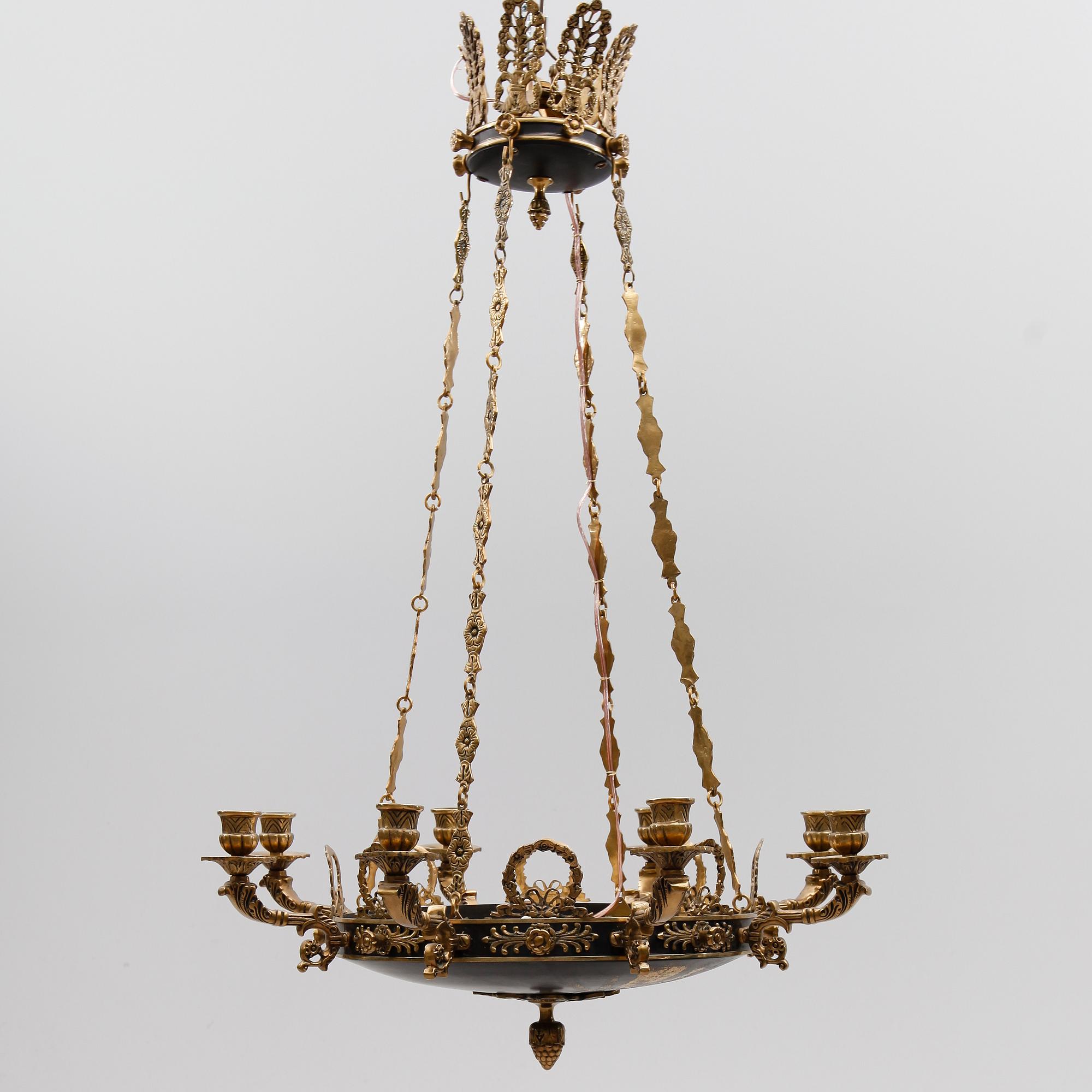 TAKAMPEL, empirestil, 1900-talets mitt. Höjd ca 90 cm.