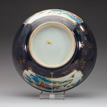 BÅLSKÅL, kompaniporslin. Qingdynastin, Qianlong (1736-95).