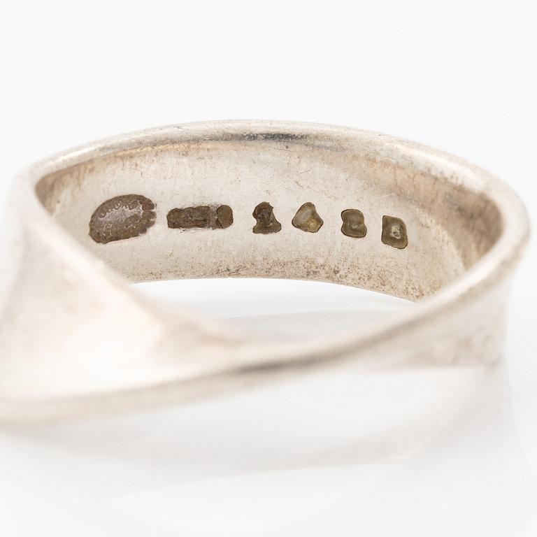 Vivianna Torun Bülow-Hübe, Ring and pendant, "Möbius", silver, Georg Jensen.