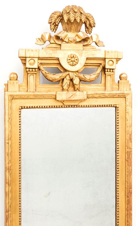 Mirror by Johan Åkerblad (master in Stockholm circa 1780-1800) Gustavian style.