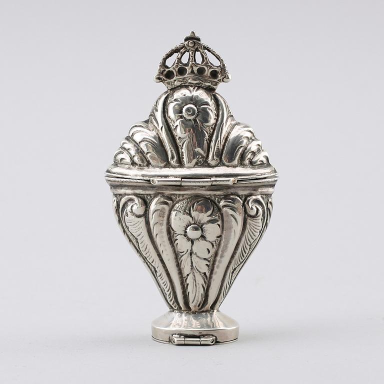 LUKTDOSA, silver, Danmark, 1700-tal. Vikt ca 37 gram.