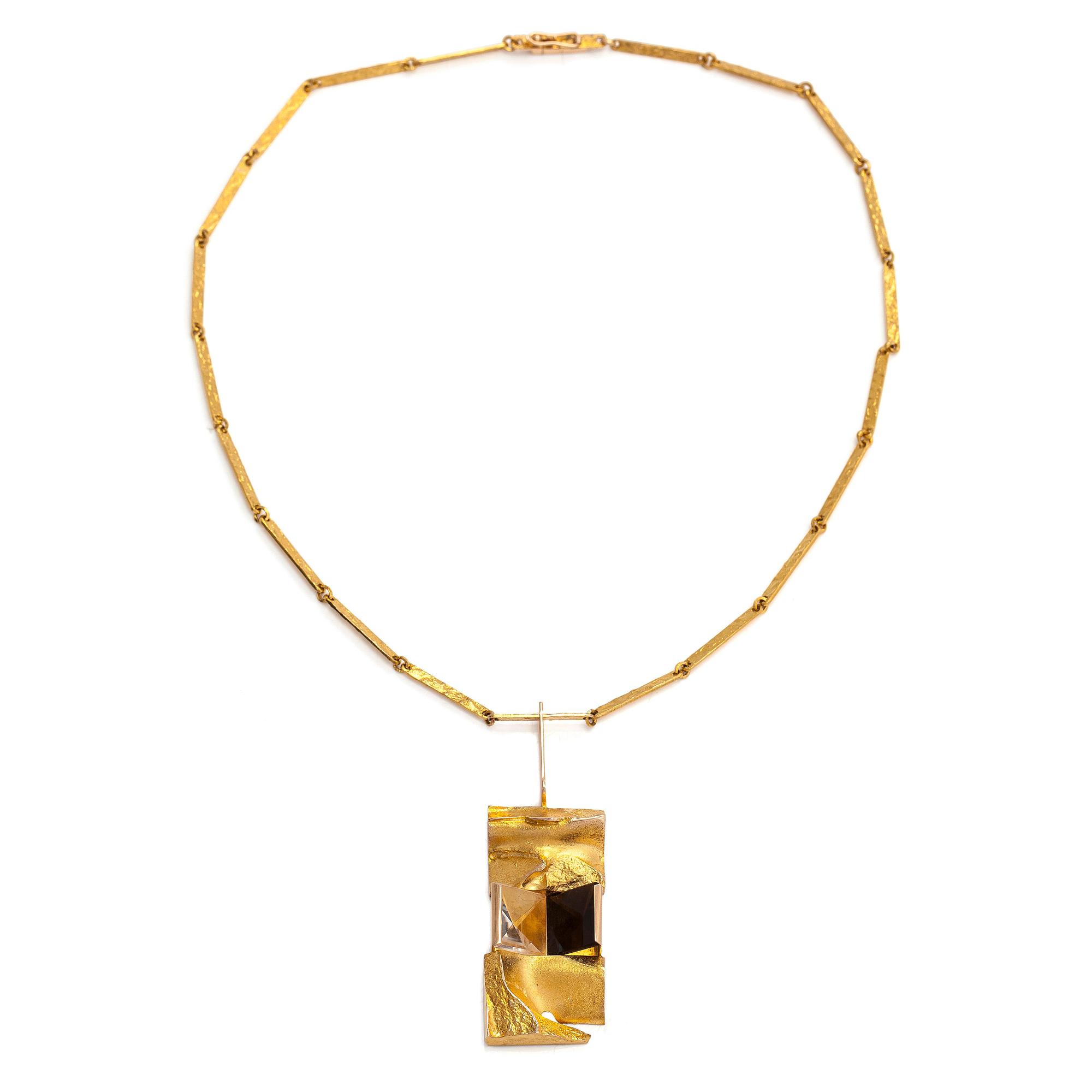 Björn Weckström, Halsband "Janus", 14K guld, rökkvarts och bergskristall. Lapponia 1969.