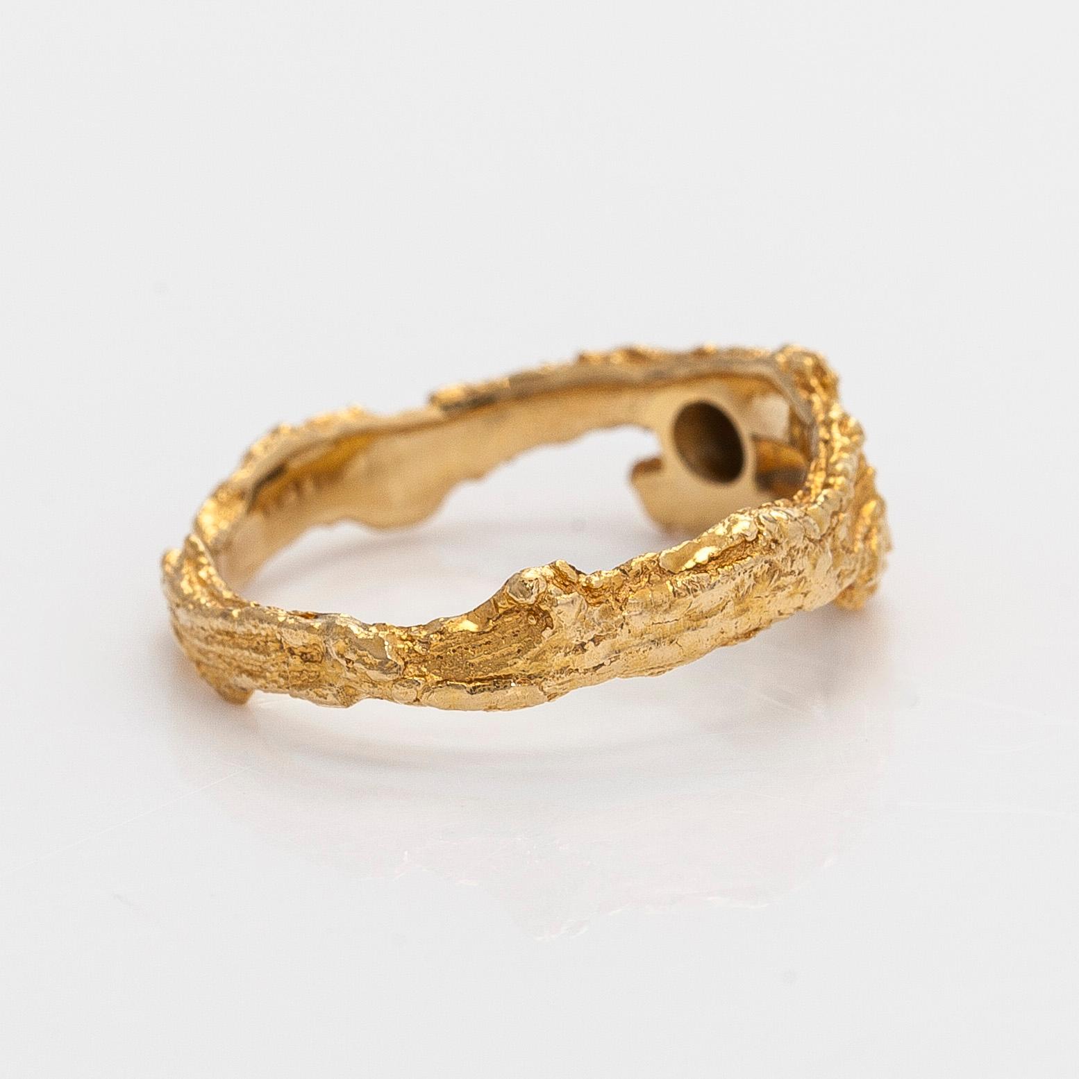 Björn Weckström, Ring, "Diamond pond", 8/8 cut diamond, 18K gold, Lapponia 1971.