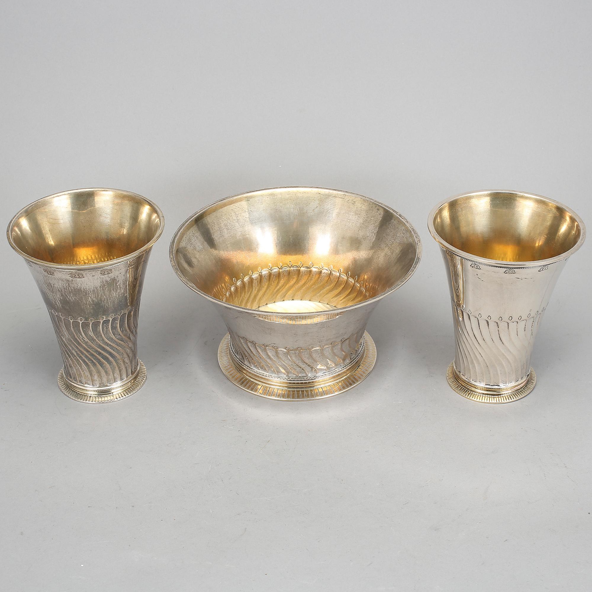 SKÅL samt 2 POKALER, silver, K Andersson, Stockholm, bla 1937. Vikt ca 1410g.