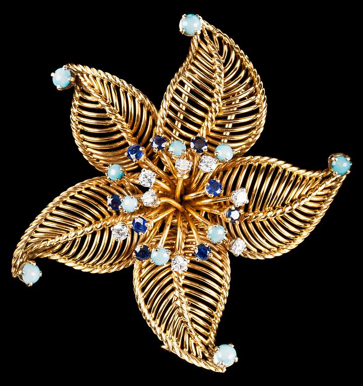 BROSCH, turkoser, blå safirer och briljantslipade diamanter, tot. ca 0.65 ct, 1950-tal.
