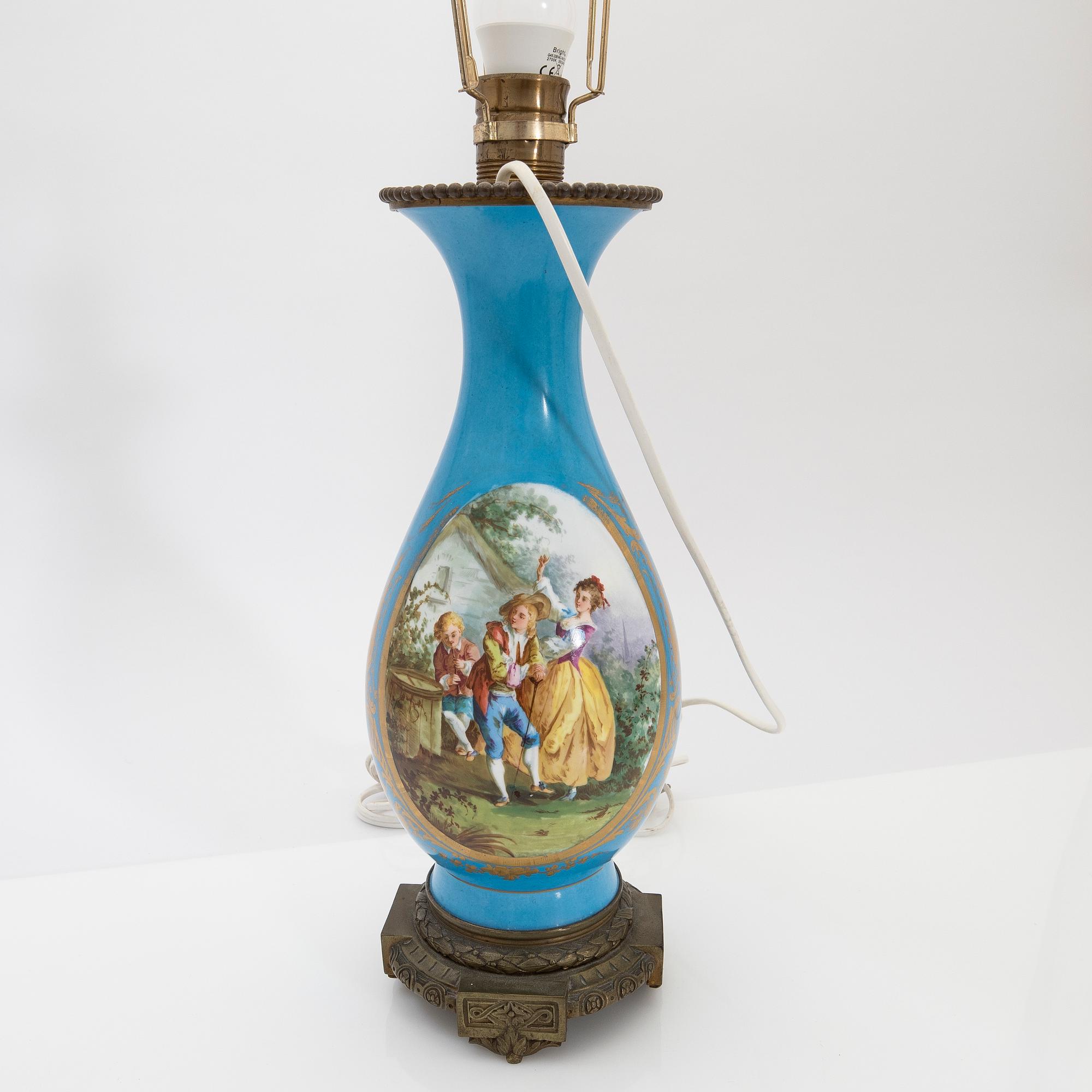 Table lamp, porcelain, first half of the 20th century.