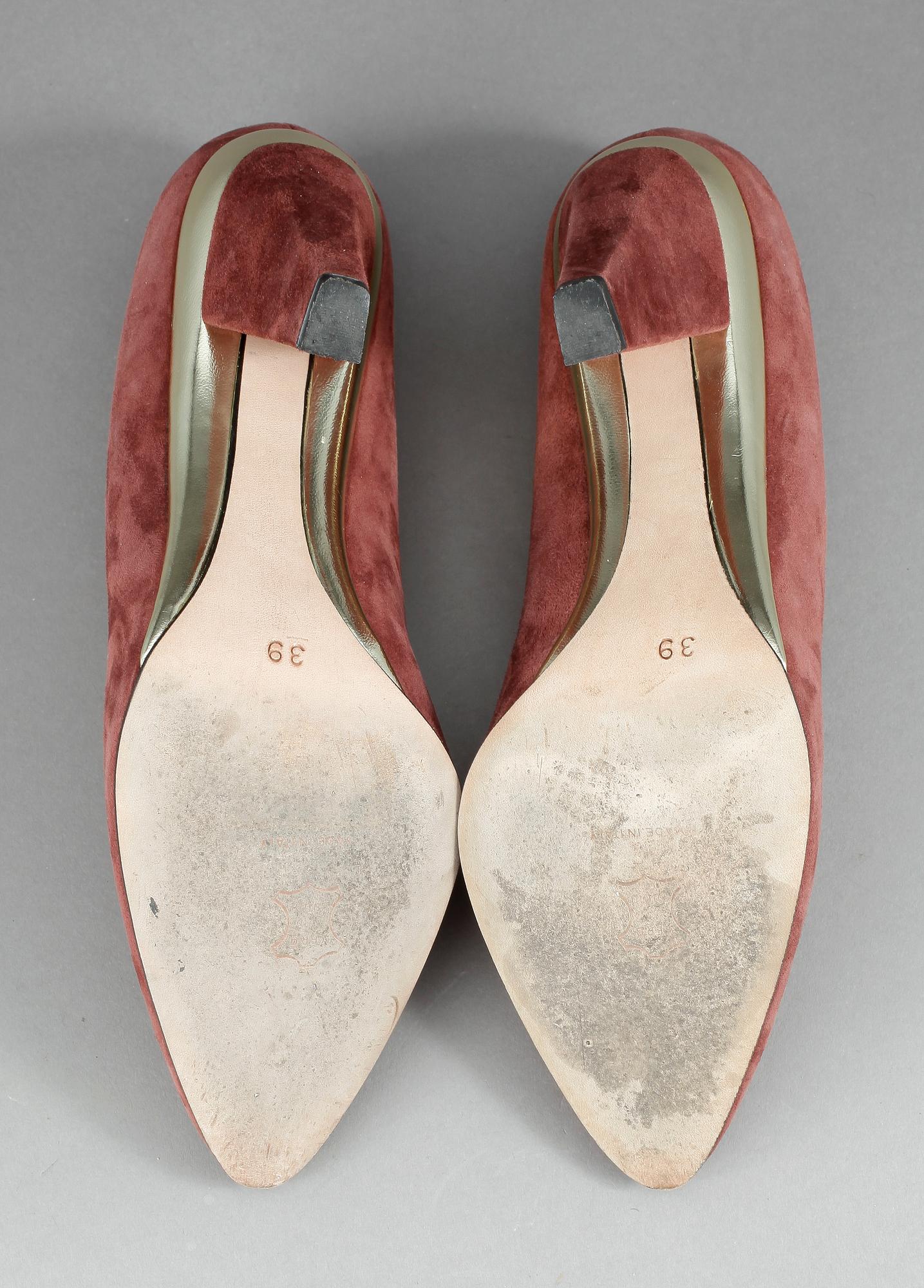 PUMPS, Escada.