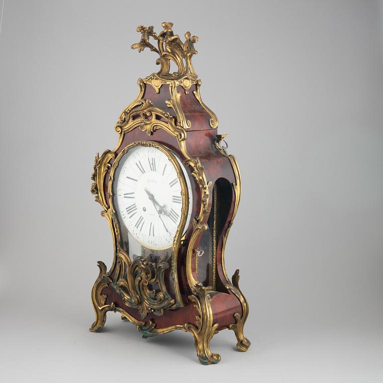A French Louis XV-style bracket clock, second half of the 19th Century.