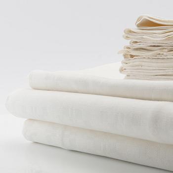 Tablecloths, 3 pcs, and napkins, 12 pcs, damask, first half/mid 20th century.
