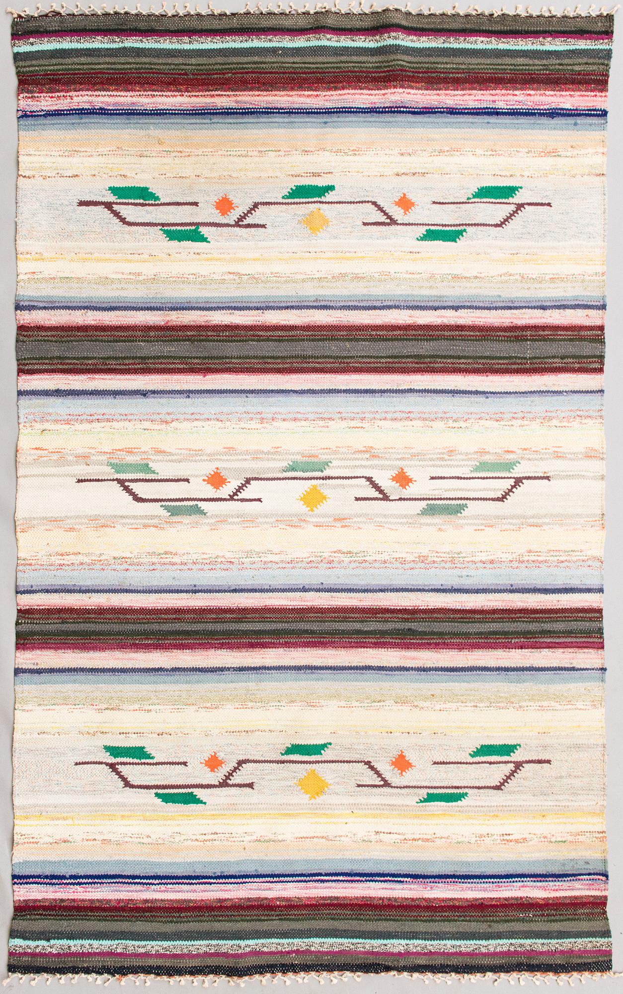 Riepumatto. Noin 190 x 300 cm.