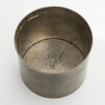 Björn Trägårdh, jar with lid model A1432, Firma Svenskt Tenn, Stockholm 1932.