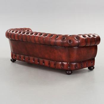 SOFFA, chesterfieldmodell, 1900-talets andra hälft.