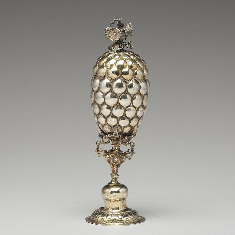 A Danzig 17th century silver-gilt grape cup, mark of Johann Gottfried Holl, Danzig (1678-1700).