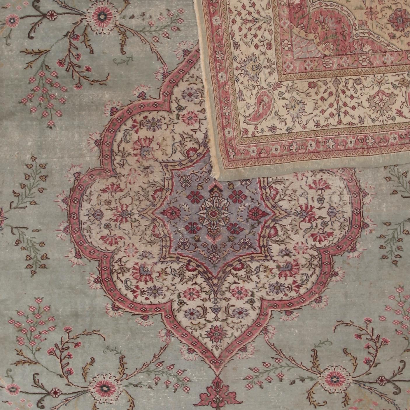 MATTA, orient, old, ca 495 x 444 cm.