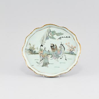 BRICKA, porslin, Kina, omkring sekelskiftet 1900.