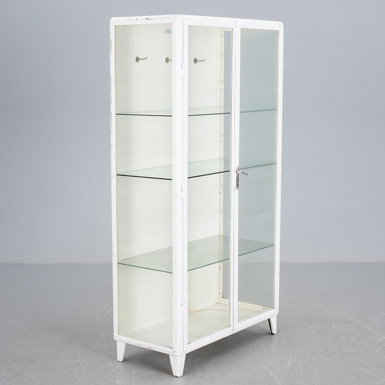 LÄKARSKÅP, 1900-talets andra hälft.