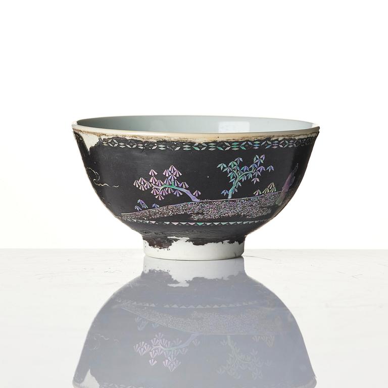 A lacque burgaute bowl, Qing dynasty, 18th century.