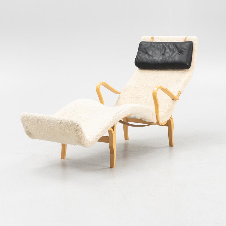 Bruno Mathsson, a 'Pernilla 3' lounge chair, Dux, end of the 20th Century.