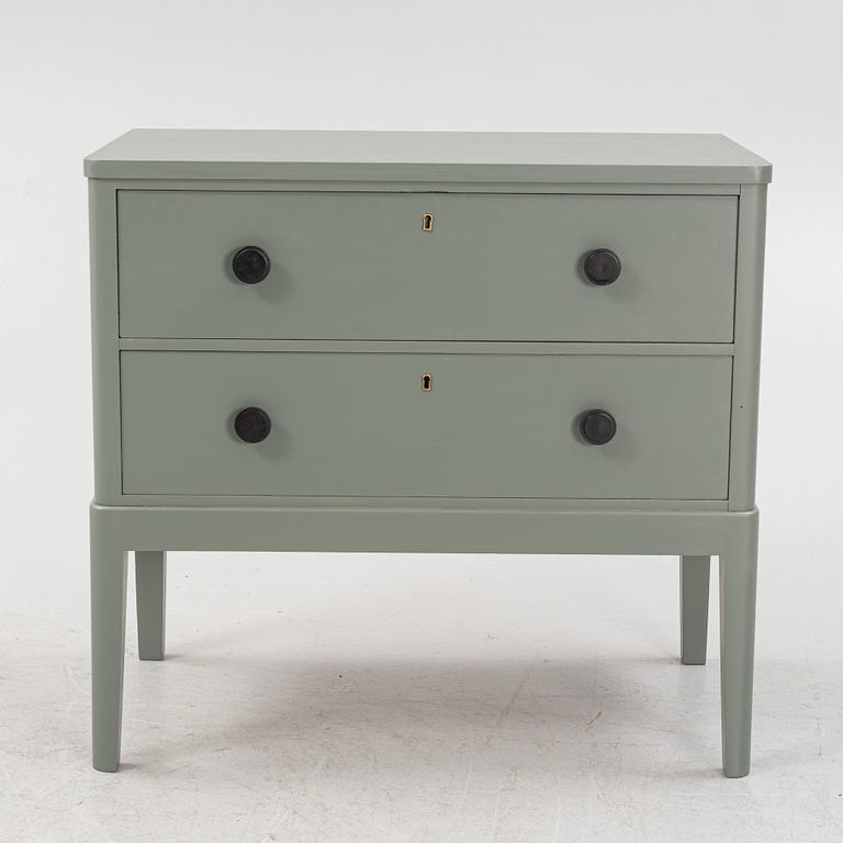 A painted chest of drawers, Jakobssons, Säffle,  first half of the 20th Century.