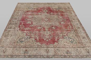 A carpet, Persian, Vintage Design, ca 335 x 240 cm.