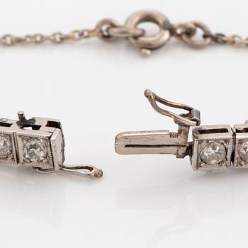 A platinum bracelet set with old-cut diamonds with a total weight of ca 2.50 cts.