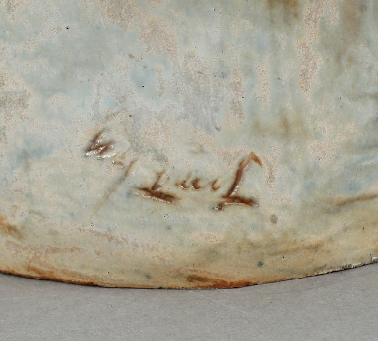 FIGURIN, lergods, signerad, 1900-talets mitt.