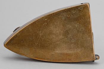 STRYKJÄRN, mässing, dat 1744.